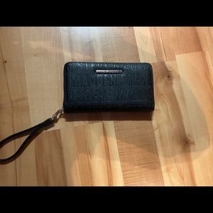 Steve Madden Zip Wallet